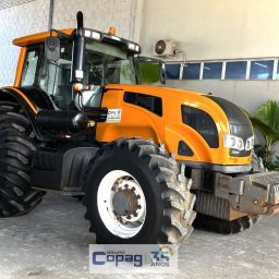 Trator de Pneus Valtra BH210 4X4 Ano 2014