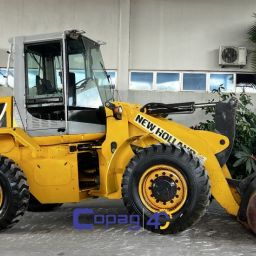 P Carregadeira New Holland W130 Ano 2013