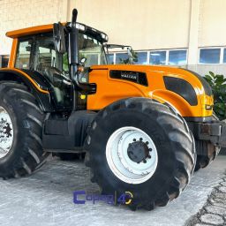 Trator de Pneus Valtra BH210 Ano 2015